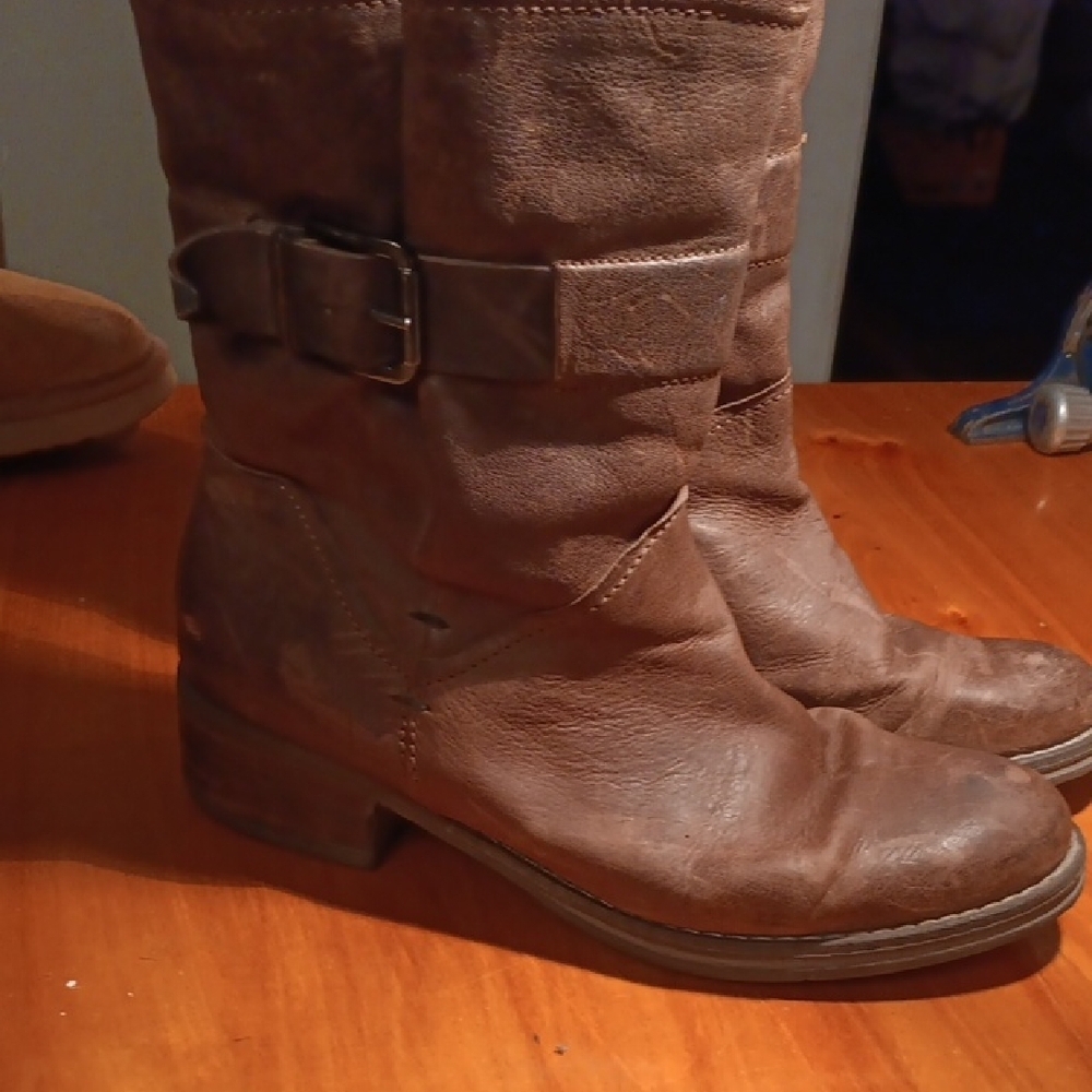 Clarks Brown Heeled Boots with Decorative Buckle Size 7.5